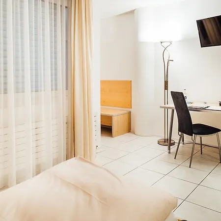 City Hotel 3*